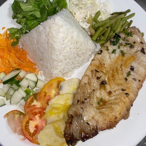 Pescado a la Grille — Ayayai, comida a domicilio